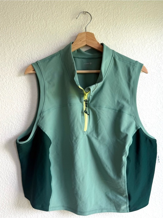 Old Navy Tops - Old Navy Womens Top English Ivy Green PowerSoft 1/2-Zip Sleeveless Crop Size 3X